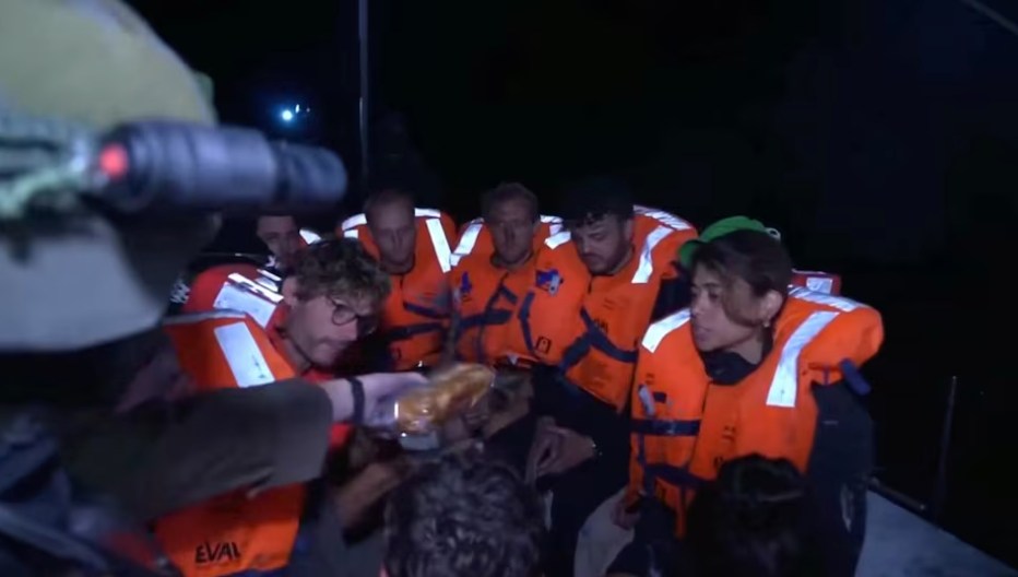 Rima Hassan et les membres du bateau Flottille ont été arrêtés dans la zone internationale par l'armée israélienne.